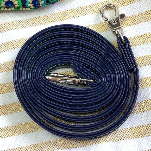 Vera Bradley Frill “Blue Rhapsody” Floral Bow Clutch Crossbody Bag NEW - Picture 9 of 12